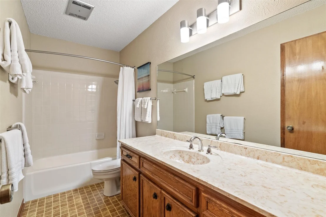 Photo of 1409 Thaddeus CV