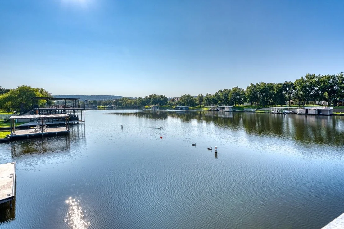 Photo of 2000 Williams Lakeshore