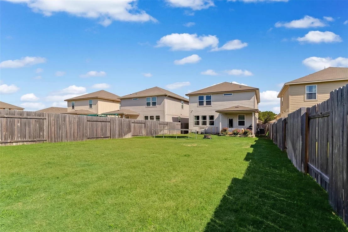 Photo of 516 Longmount CV