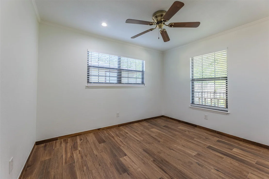 Photo of 1204 Barbara DR