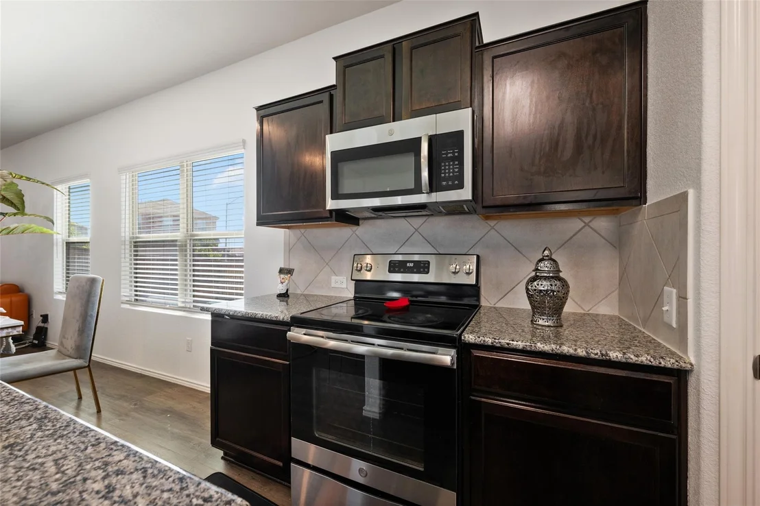 Photo of Unit 12F at 524 Circle WAY