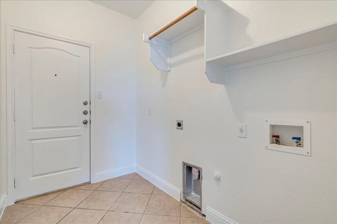 Photo of 3831 Aqua LN