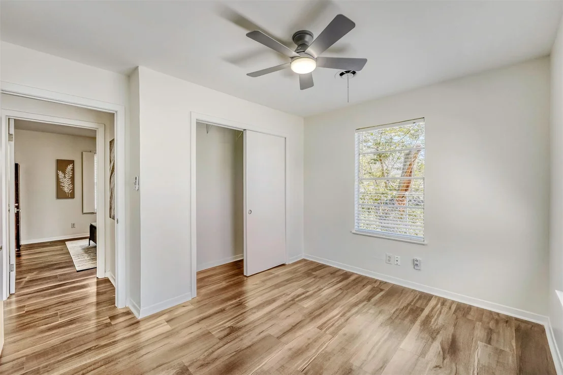 Photo of 5601 Oak BLVD