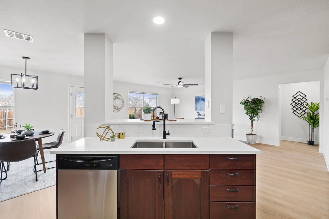Photo of 212 Meadow Park DR