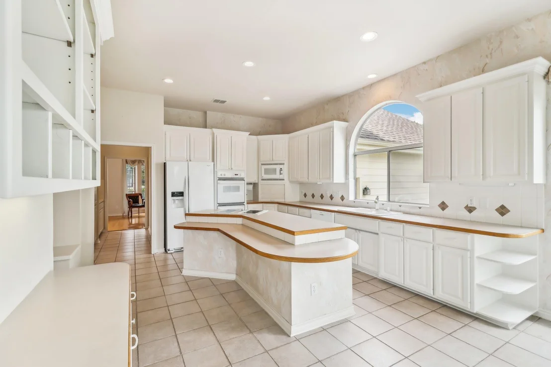 Photo of 7100 Valburn DR