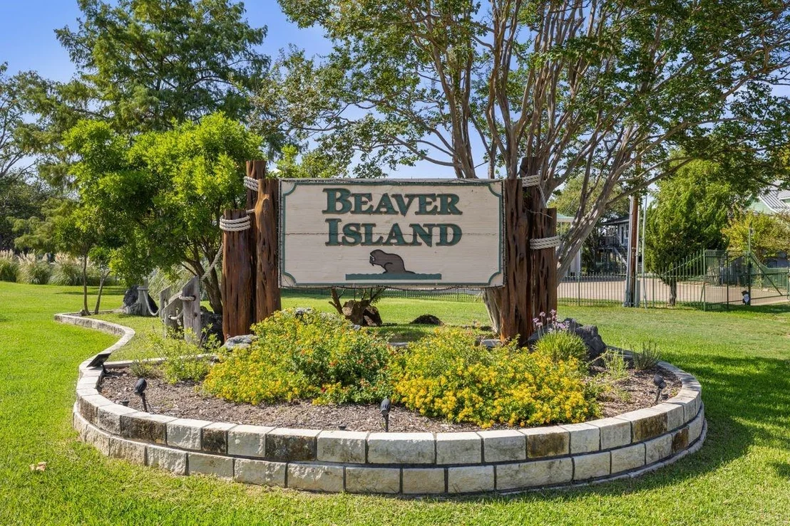 Photo of 30 Beaver Island RD