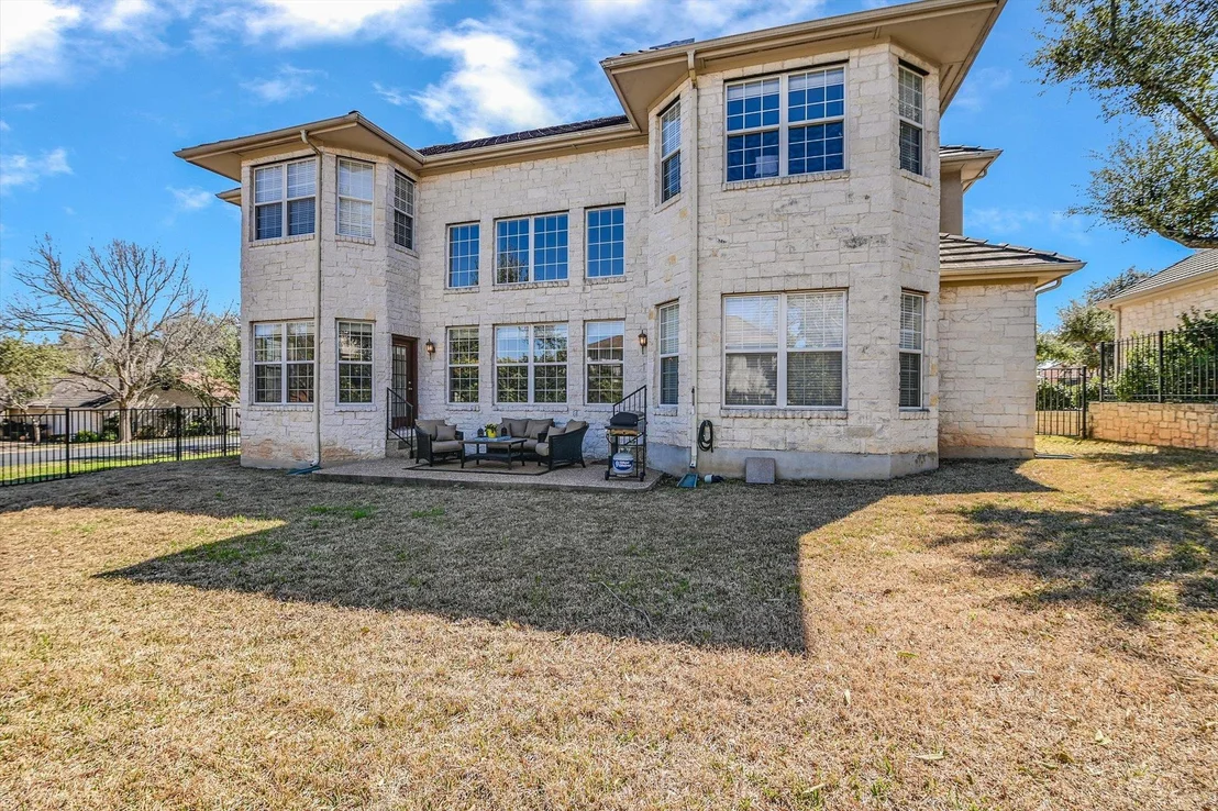 Photo of 2 Glen Rock DR