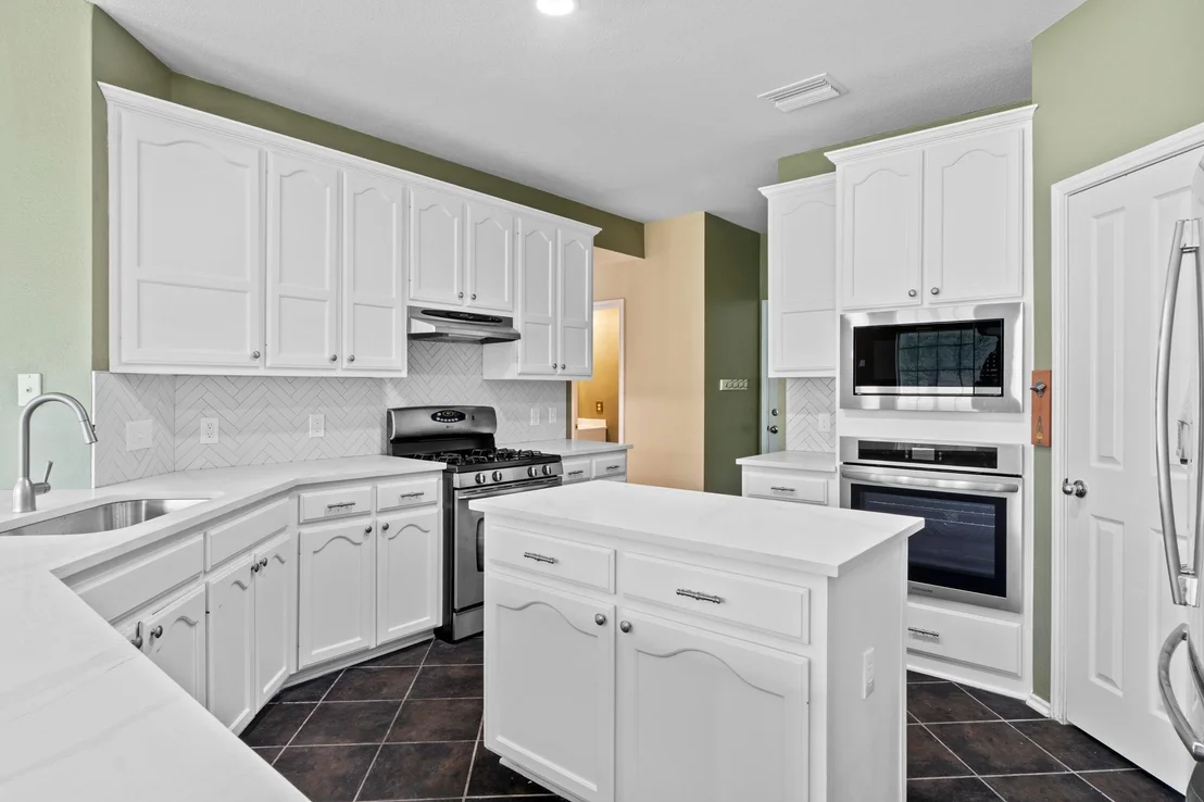 Photo of 8605 Axis DR