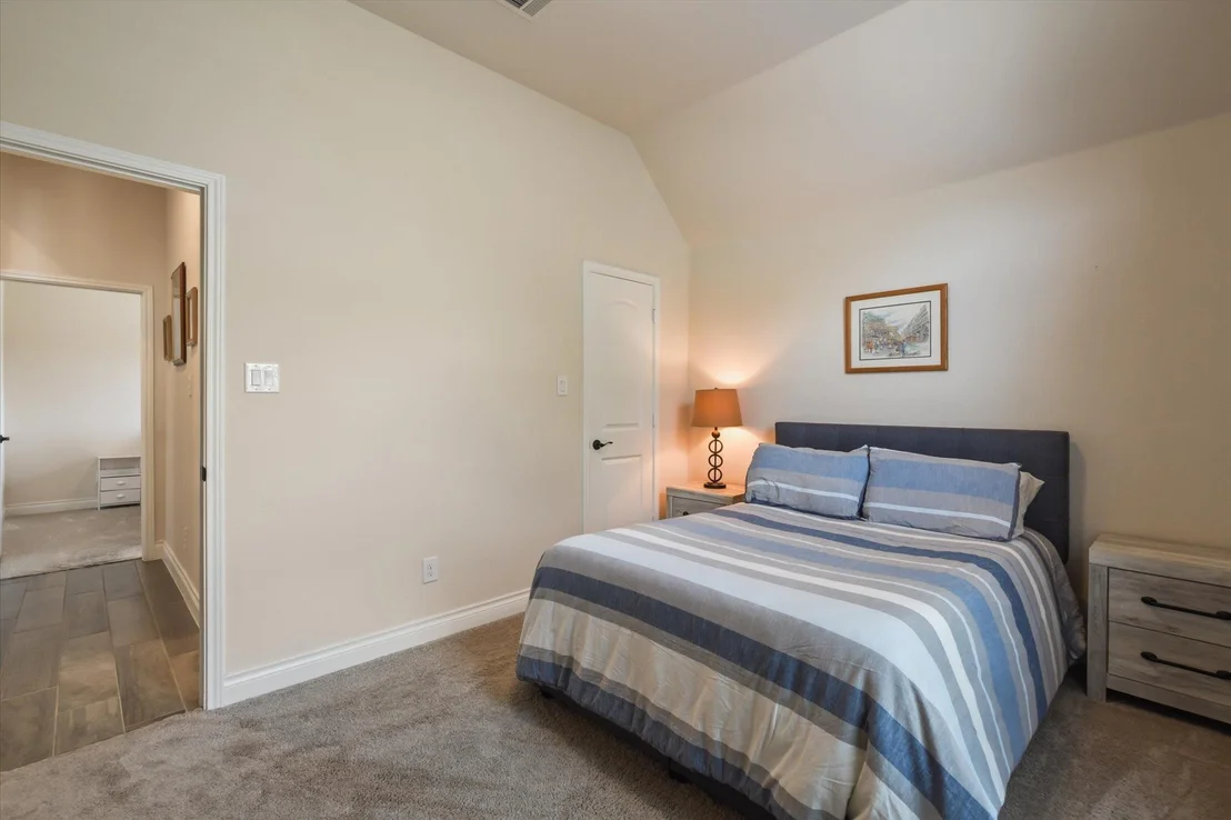 Photo of 813 Cedar Lake BLVD