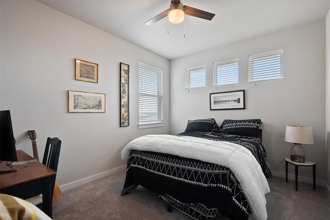 Photo of 1112 Bluewood BND