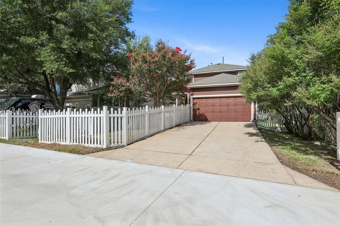 Photo of 1001 Monadale TRL