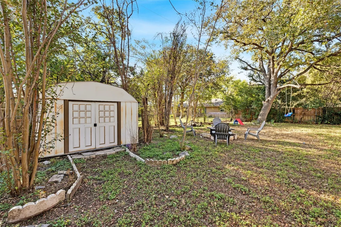 Photo of 902 River Bend DR