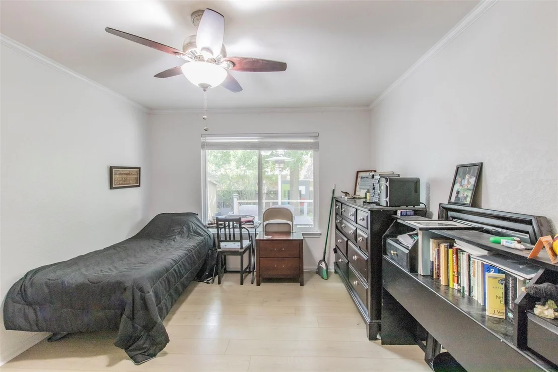 Photo of 2400 Braemar CV