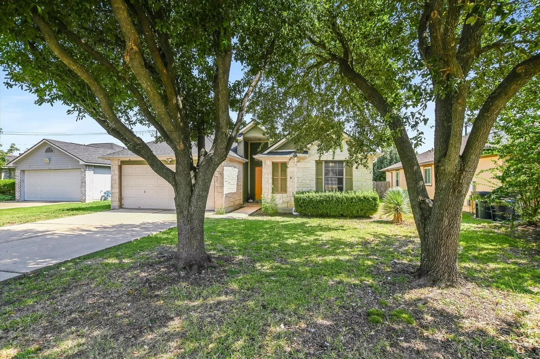 Photo of 1302 Redbud LN