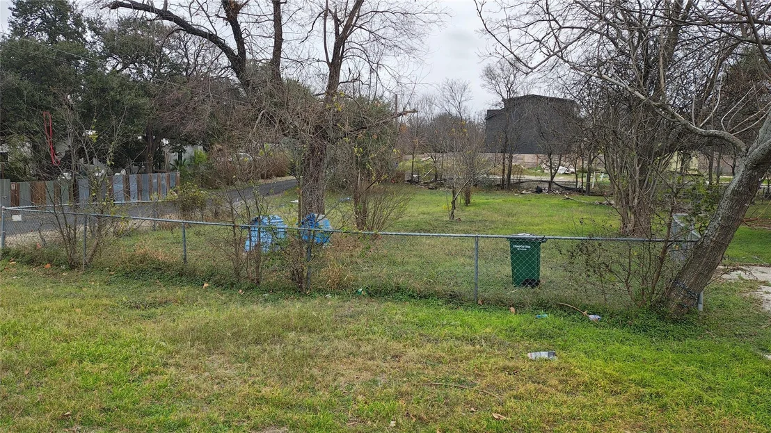 Photo of 8613 Georgian DR