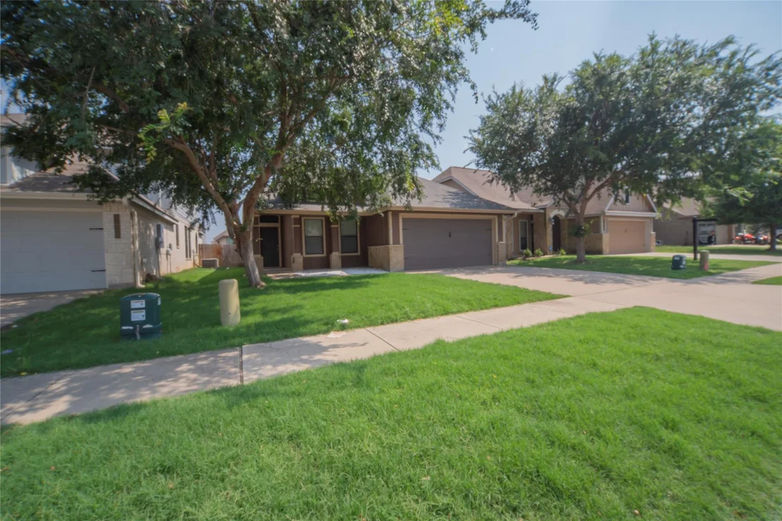 Photo of 3416 Castleton DR