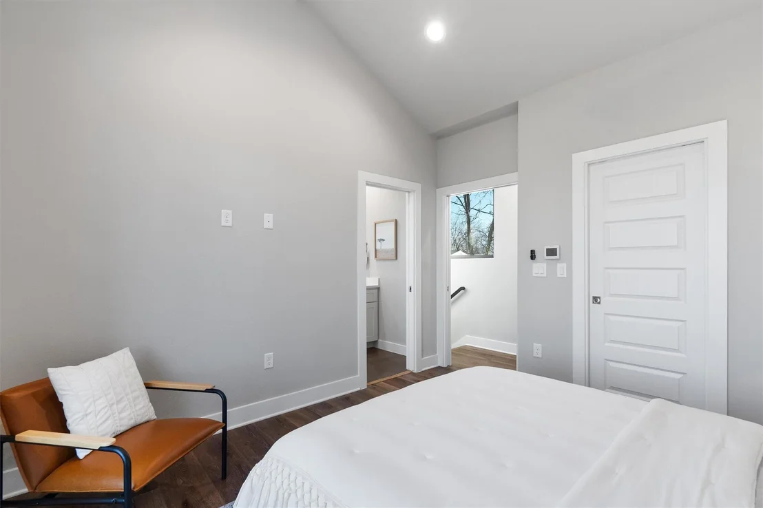 Photo of Unit 2 at 5403 Duval ST