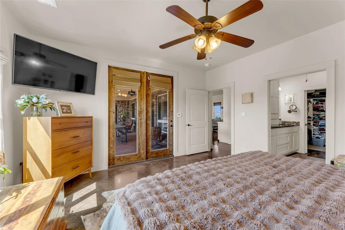 Photo of 400 Darby LN