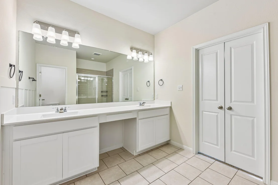 Photo of 128 Lacey Oak LOOP