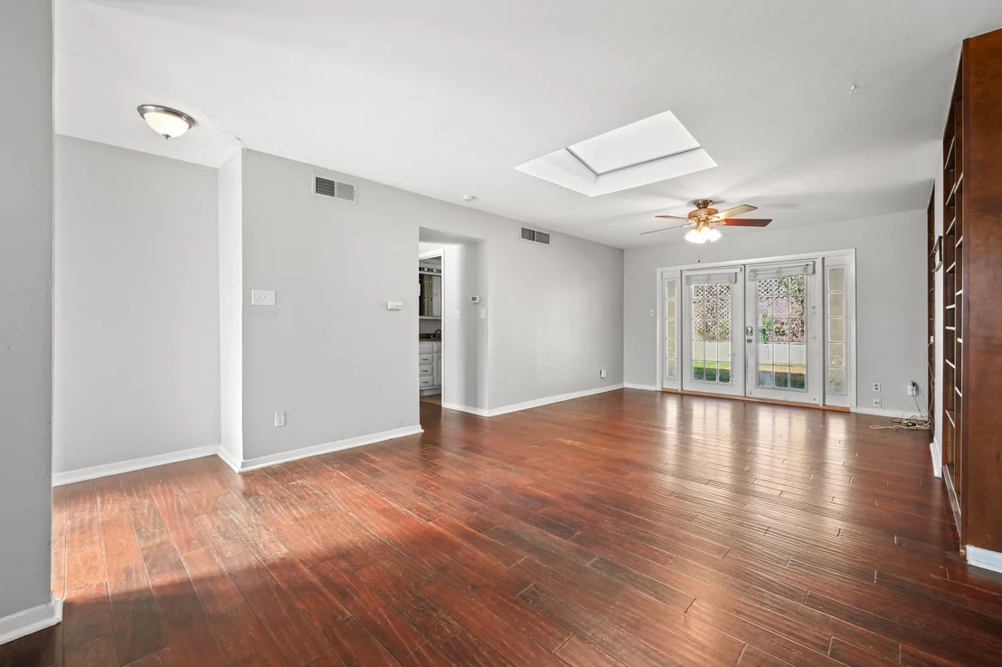 Photo of 2600 Oakhaven DR