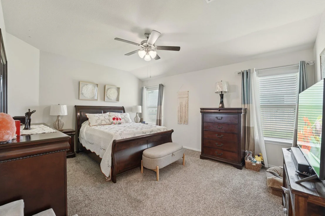 Photo of 184 Pivot DR