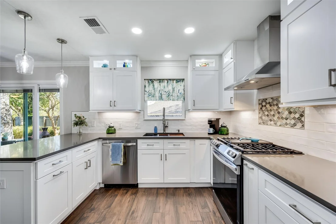 Photo of 10103 Oak Hollow CIR