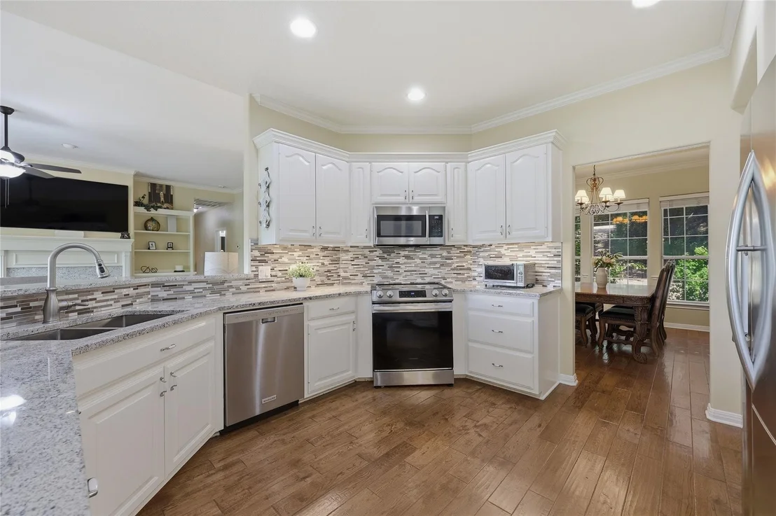 Photo of 10802 Beach RD