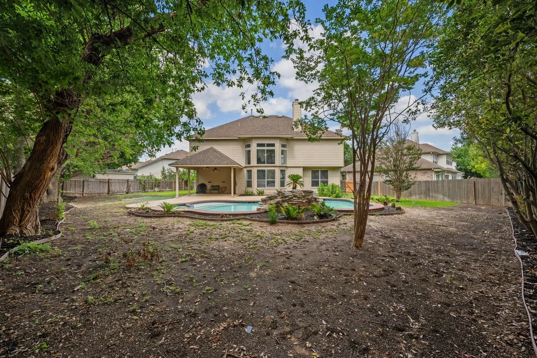 Photo of 1018 Canyon Maple RD