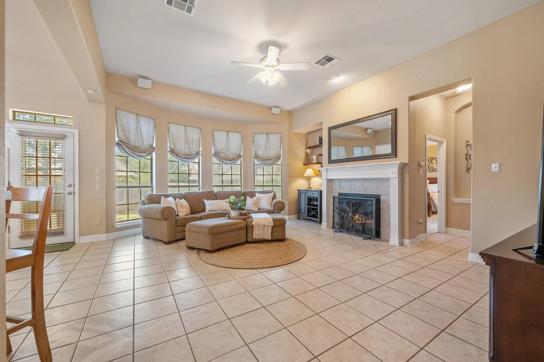 Photo of 15016 Thatcher DR