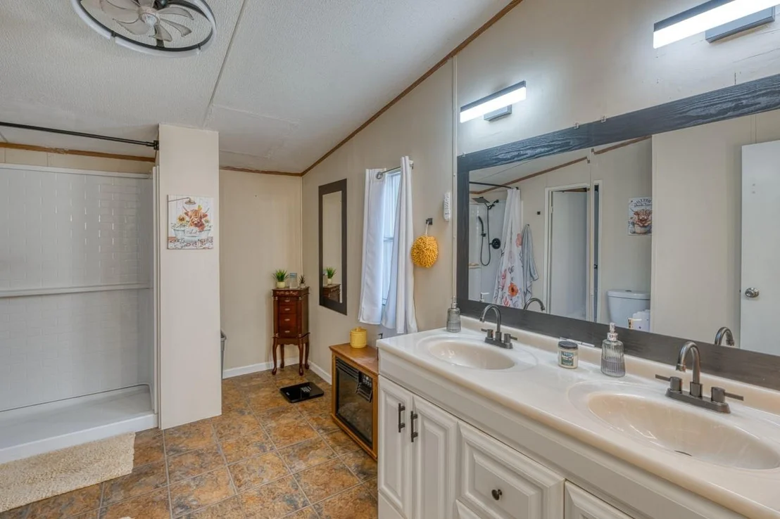 Photo of 122 Heritage DR