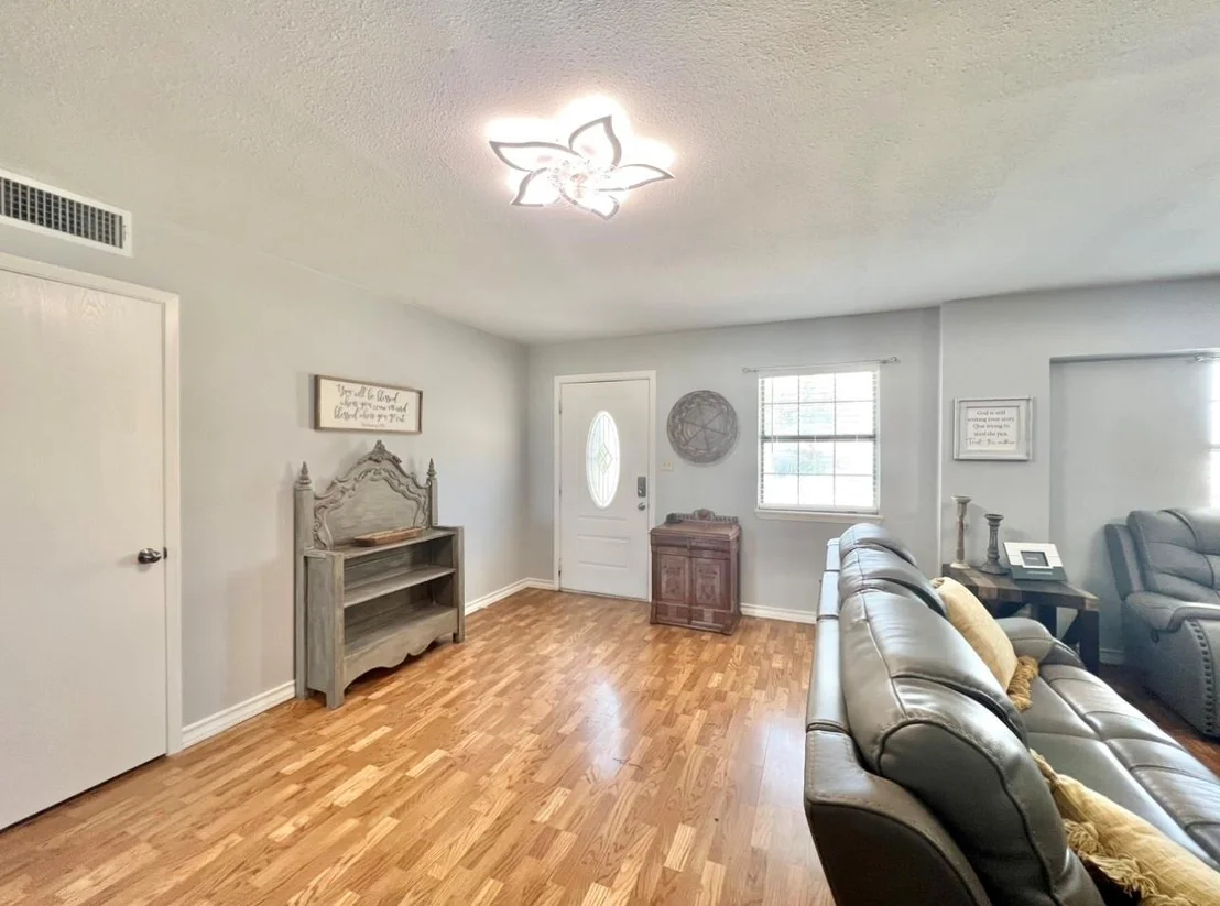 Photo of 108 Main ST