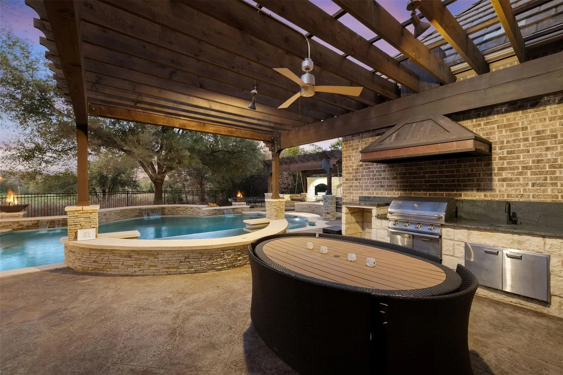 Photo of 11700 EAGLES GLEN DR