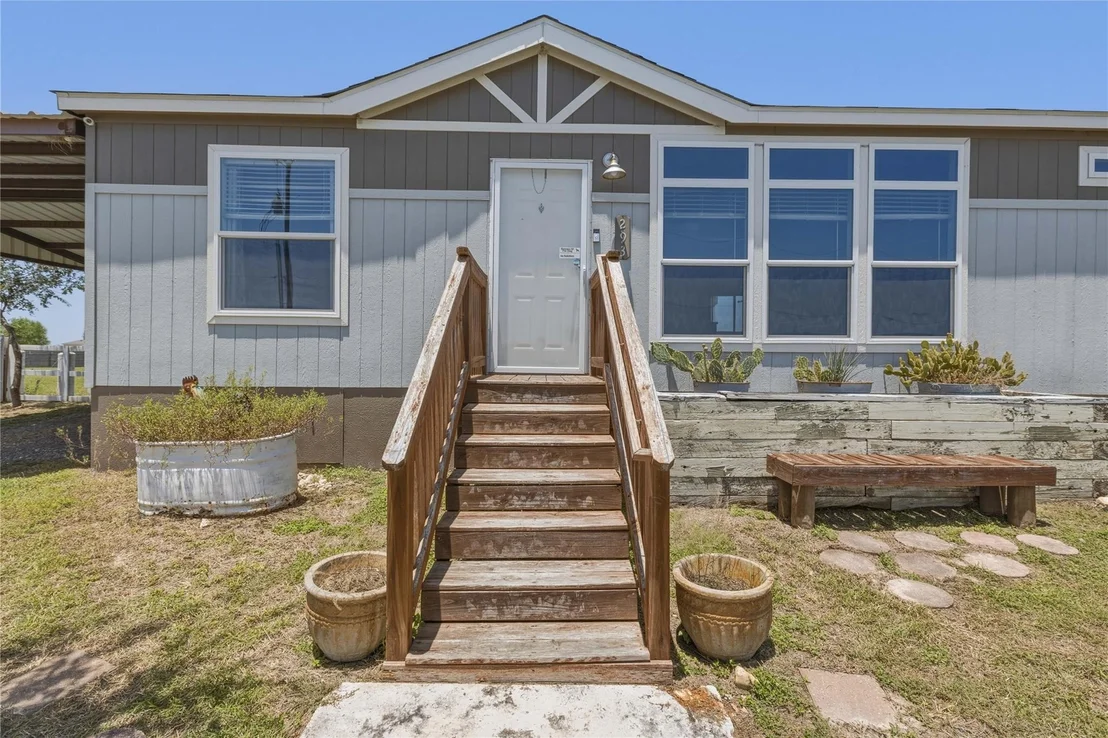 Photo of 293 Alma LN