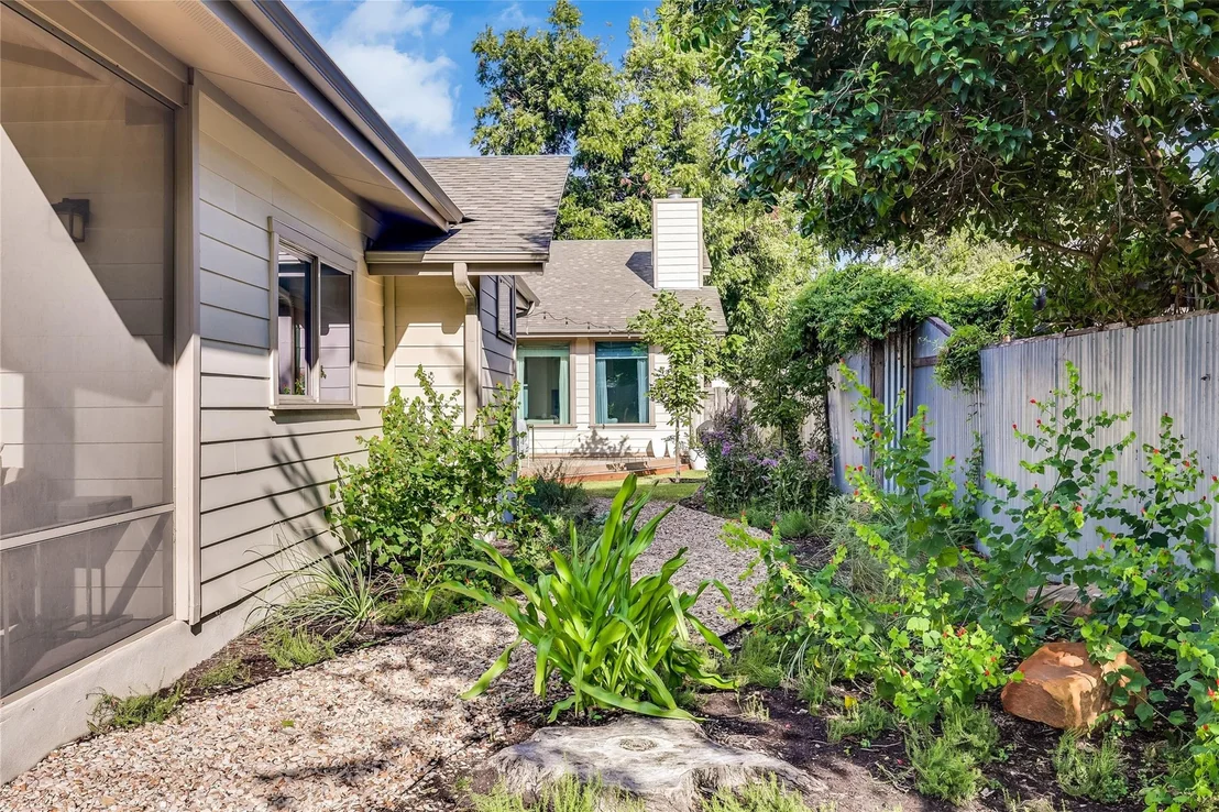 Photo of 5307 Aurora DR