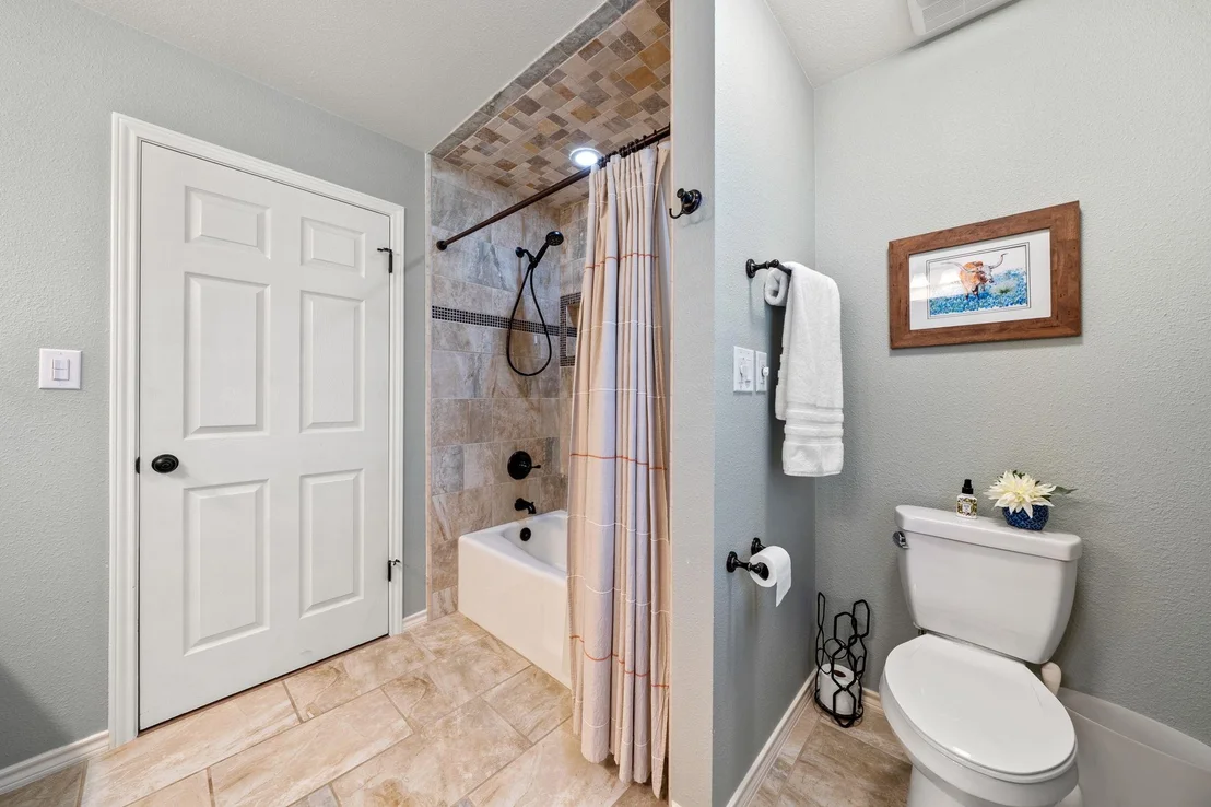 Photo of 25 Doolittle DR
