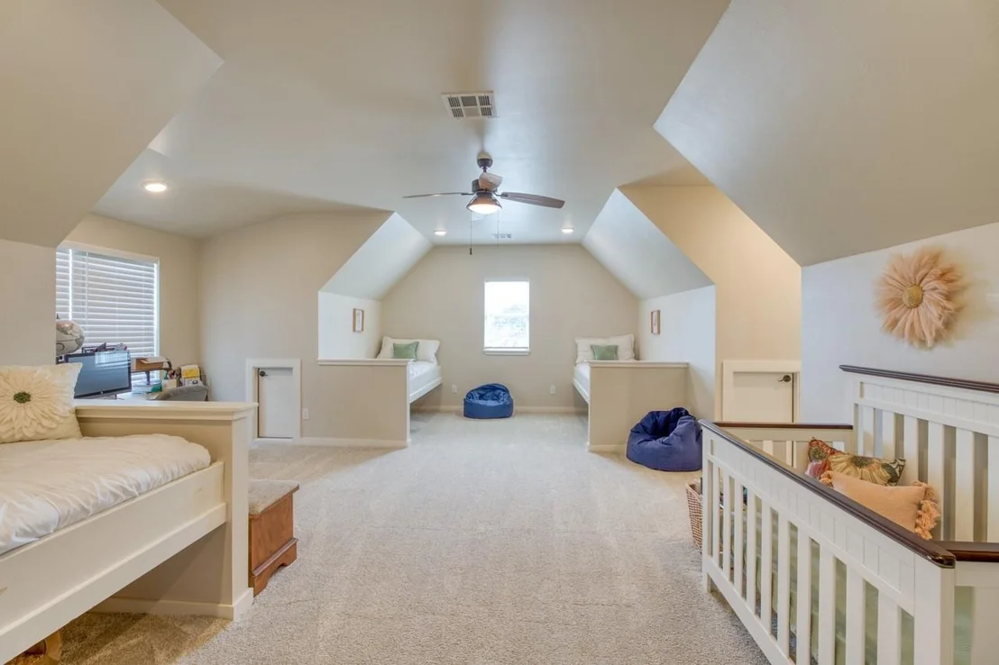 Photo of 104 Schoolhouse LN