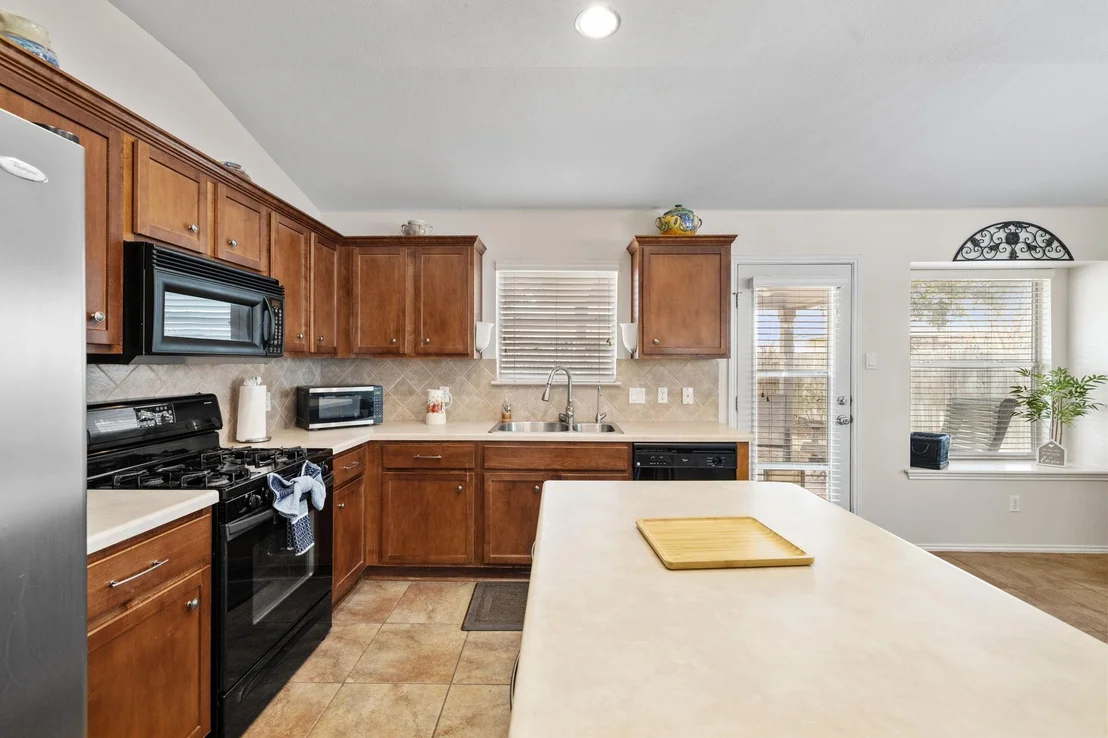 Photo of 2137 Pearson WAY
