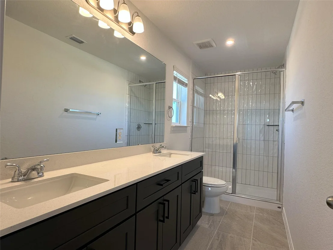 Photo of 372 Young ST