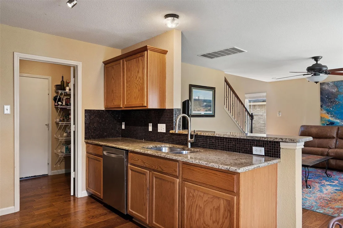 Photo of 11612 Bruce Jenner LN