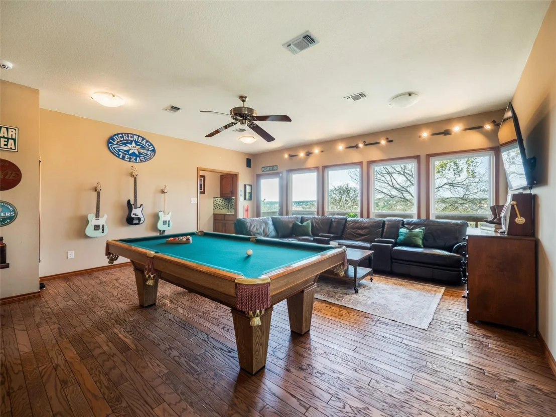 Photo of 302 S Ridge CIR