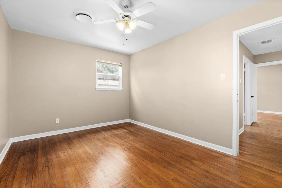 Photo of 1301 West LN