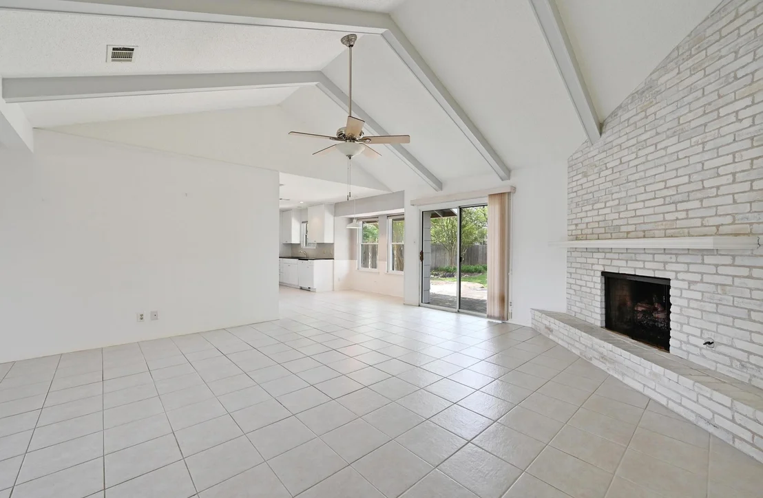 Photo of 2006 Southern Oaks DR