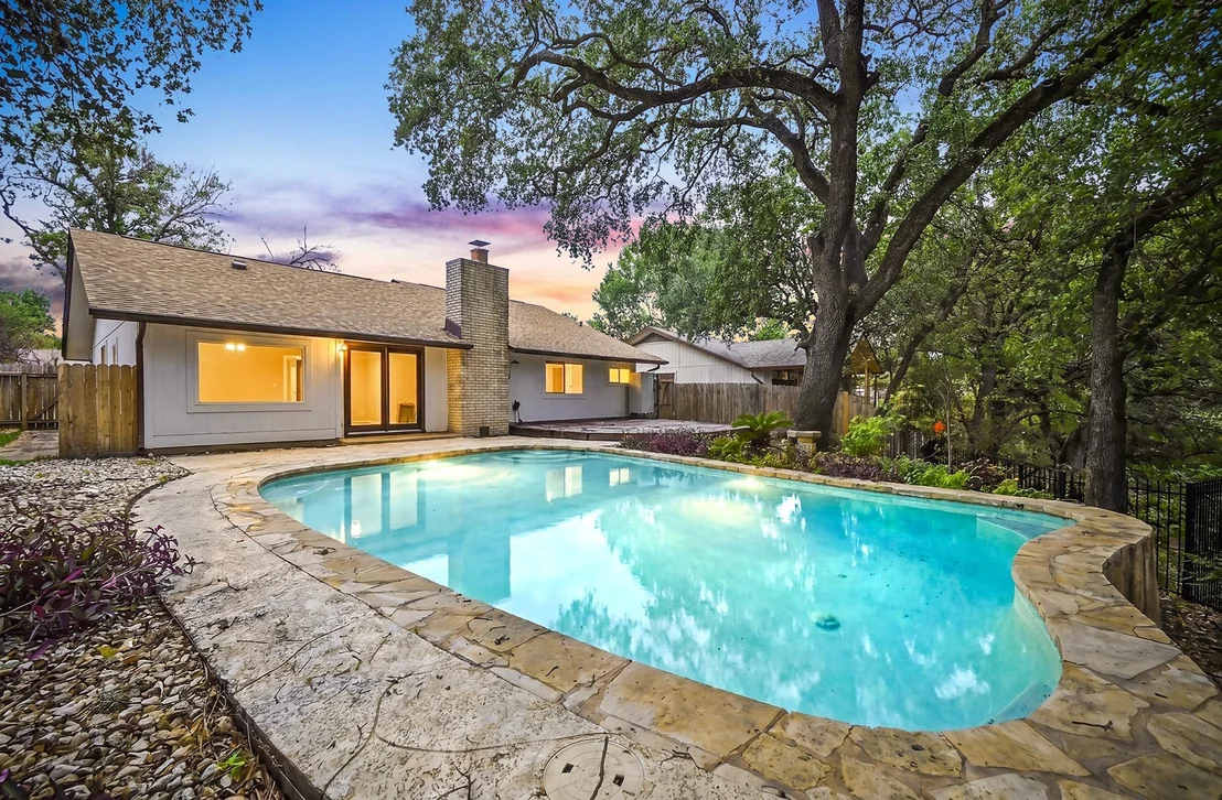 Photo of 5300 Suburban DR