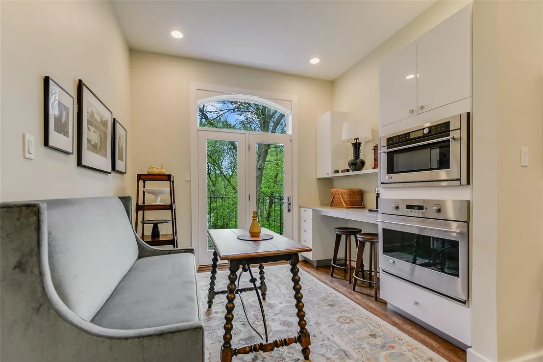 Photo of 3718 Bridle PATH