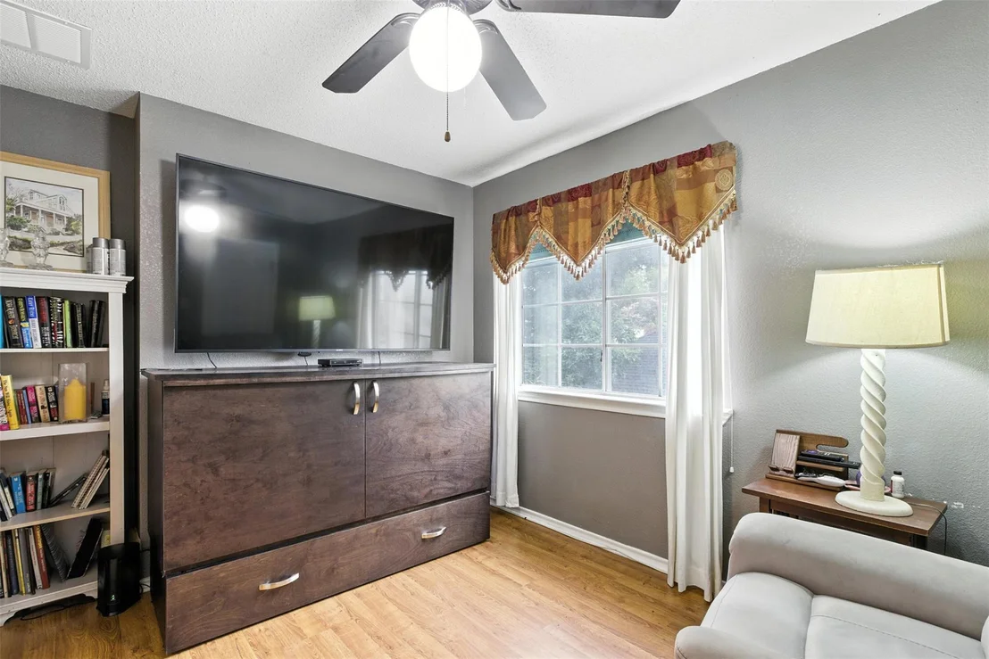 Photo of 1113 Pebble Brook RD