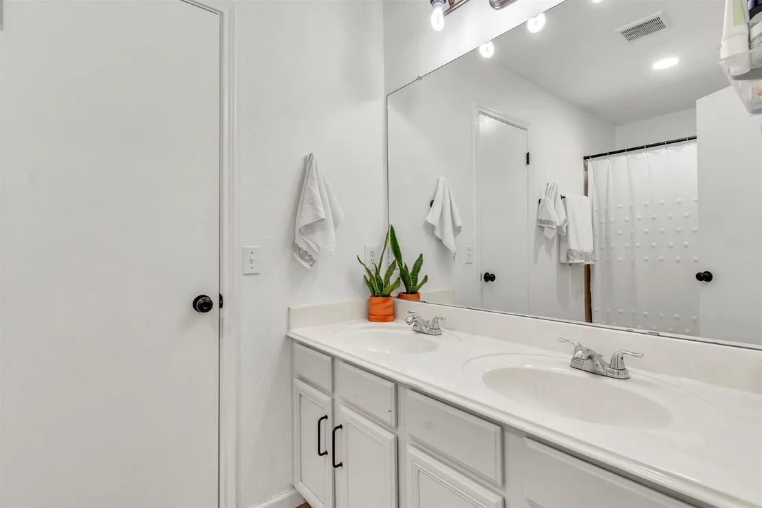 Photo of 206 Quail CIR