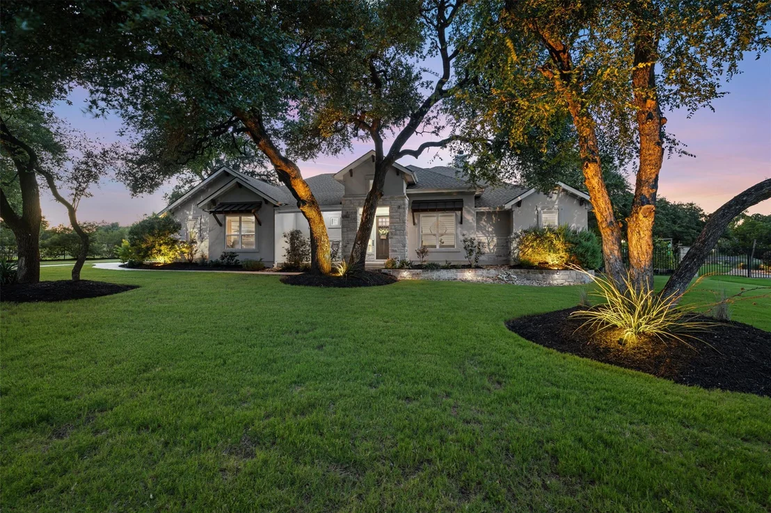 Photo of 220 Highland Oaks
