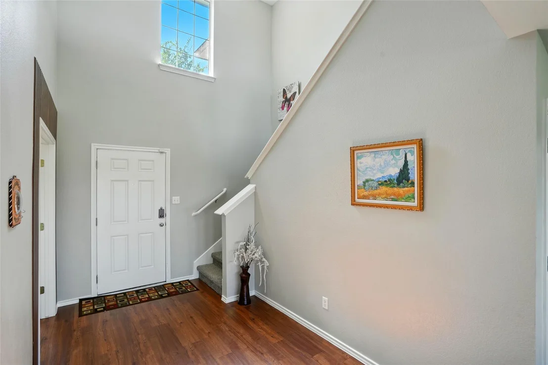 Photo of 221 Herrera TRL