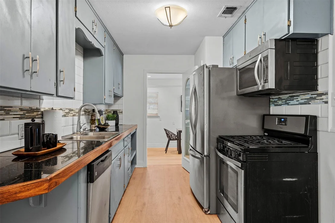 Photo of 8504 Contour DR