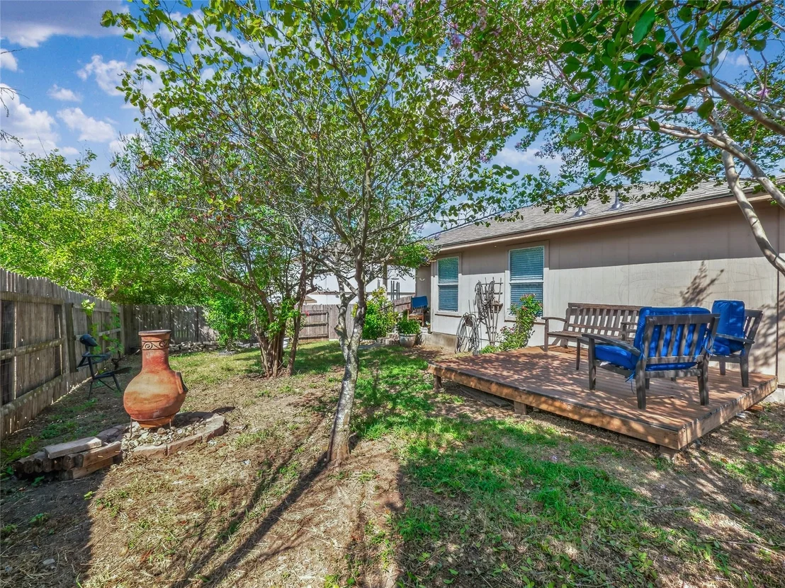 Photo of 427 Buckingham DR